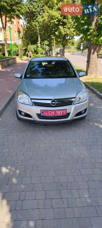 Хэтчбек Opel Astra 2007 в Могилев-Подольске фото 9 Хэтчбек Opel Astra 2007 в Могилев-Подольске