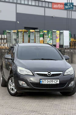 Универсал Opel Astra 2011 в Ивано-Франковске