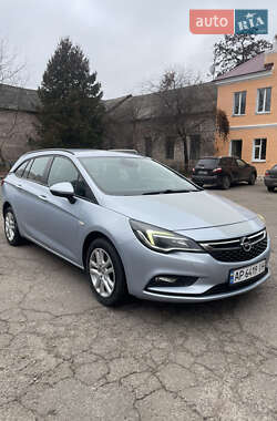 Универсал Opel Astra 2016 в Чернигове