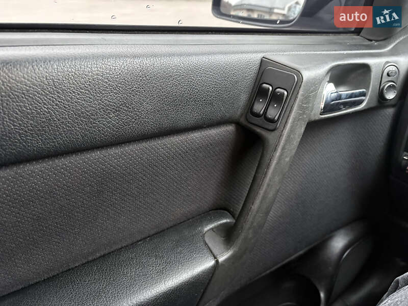 Хетчбек Opel Astra 1999 в Обухові