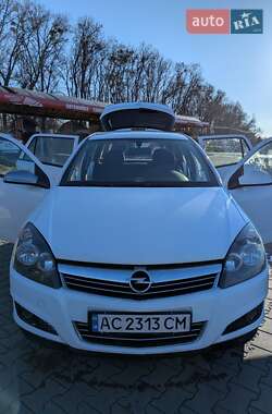 Універсал Opel Astra 2010 в Хмельницькому