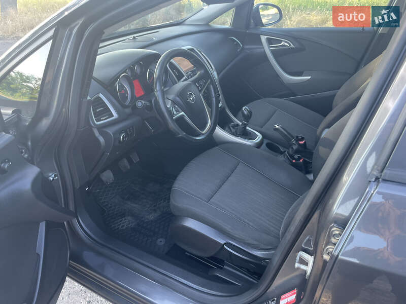 Универсал Opel Astra 2011 в Банилове фото 2 Универсал Opel Astra 2011 в Банилове