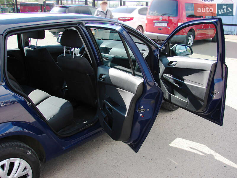 Универсал Opel Astra 2011 в Одессе