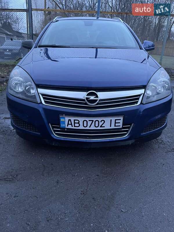 Opel Astra 2010 Opel Astra 2010