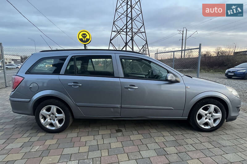 Універсал Opel Astra 2008 в Стрию