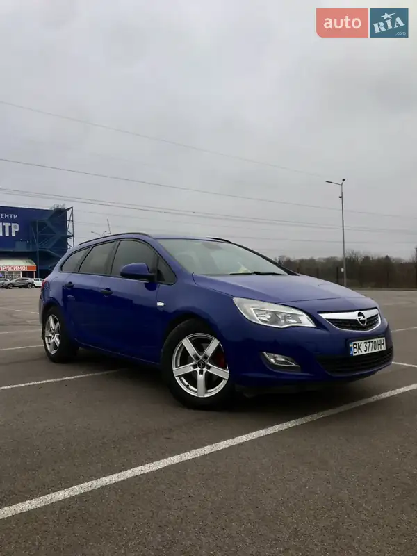 Opel Astra 2011