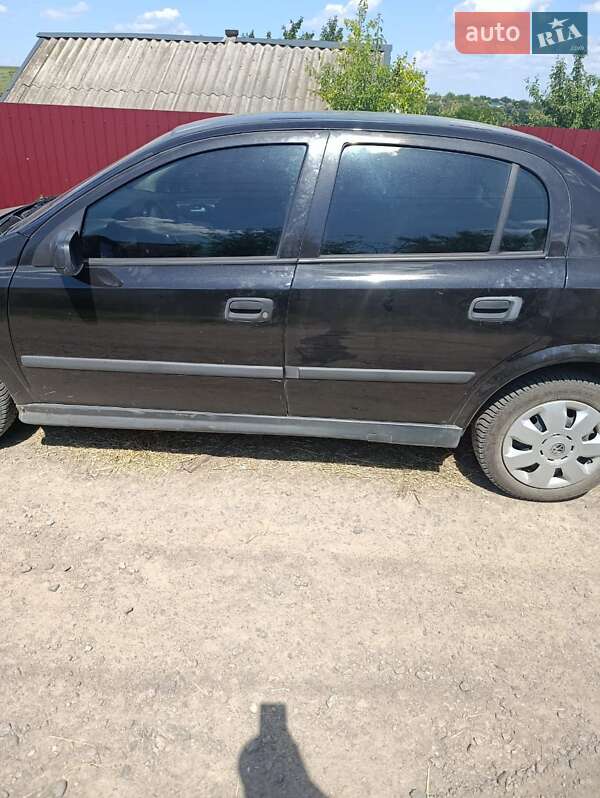 Седан Opel Astra 2006 в Первомайске