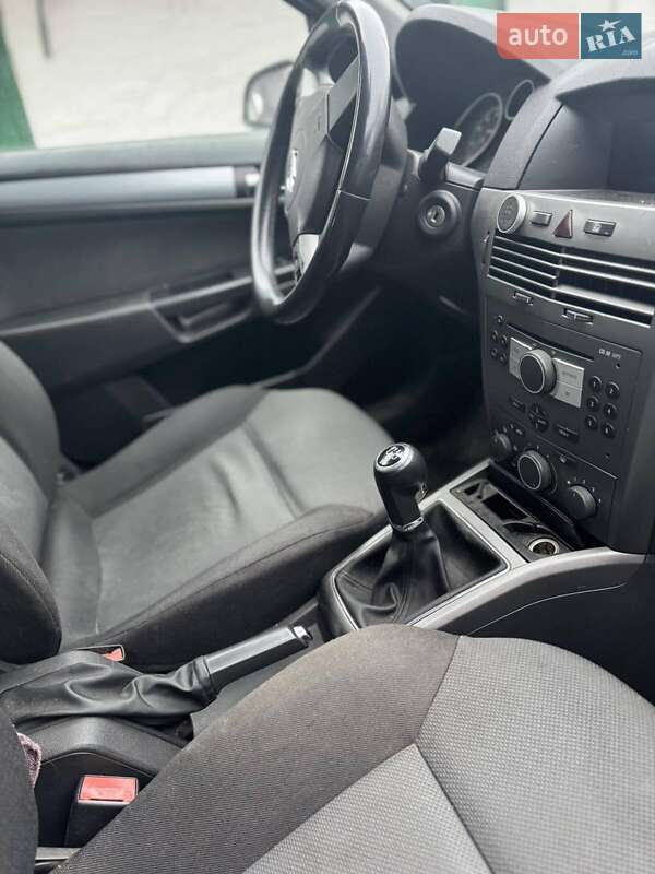 Универсал Opel Astra 2005 в Ставище