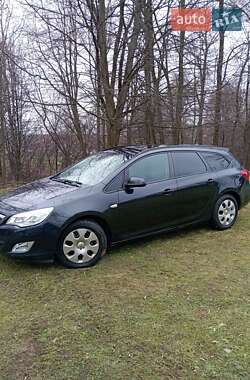 Универсал Opel Astra 2012 в Косове