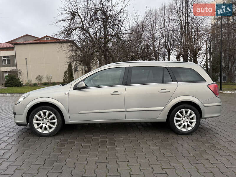 Универсал Opel Astra 2006 в Черновцах