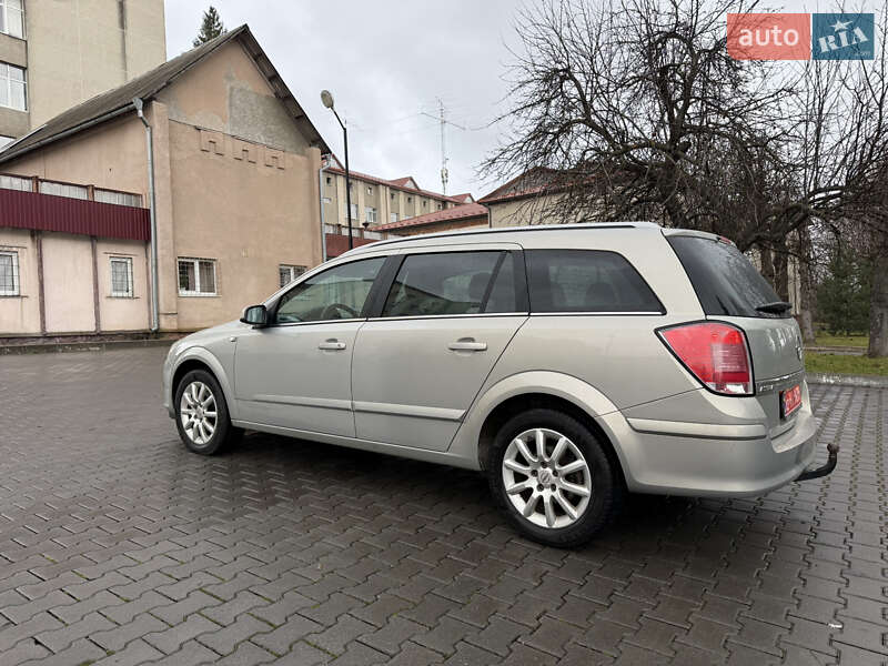 Универсал Opel Astra 2006 в Черновцах