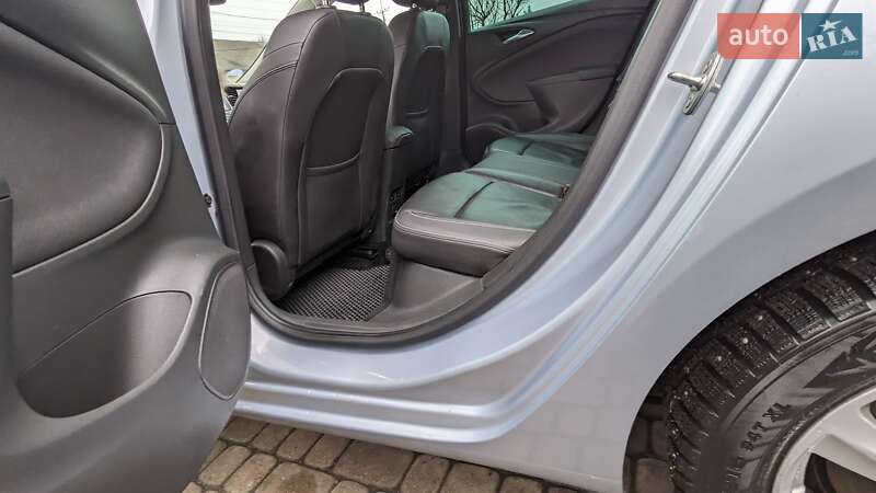 Универсал Opel Astra 2016 в Мукачево