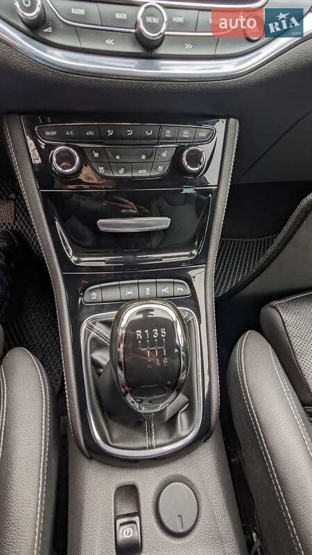 Универсал Opel Astra 2016 в Мукачево