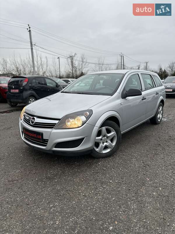 Opel Astra 2010 Opel Astra 2010