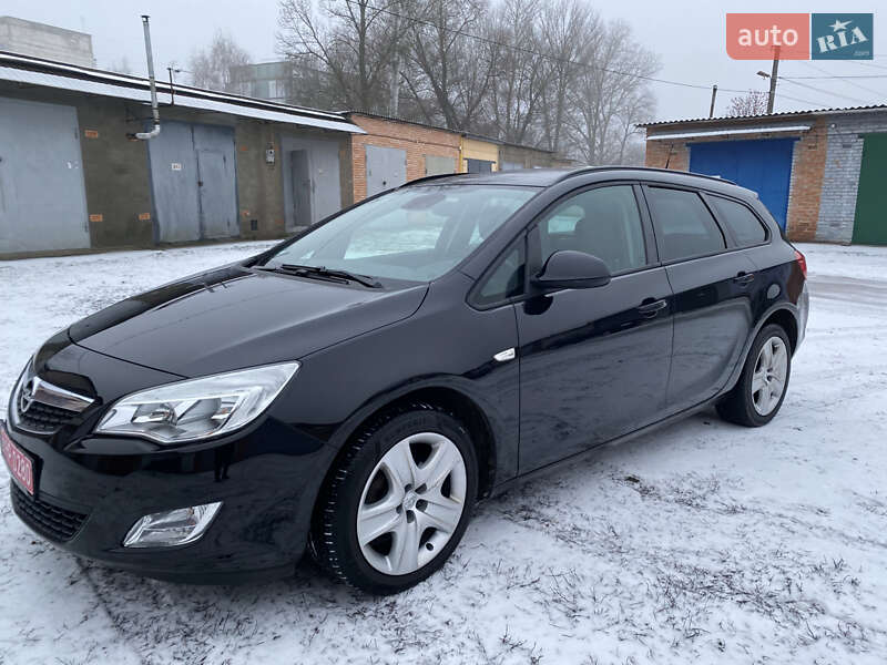 Opel Astra 2011