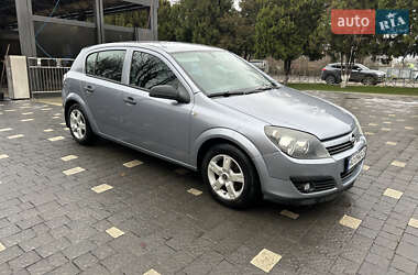 Хэтчбек Opel Astra 2004 в Ужгороде