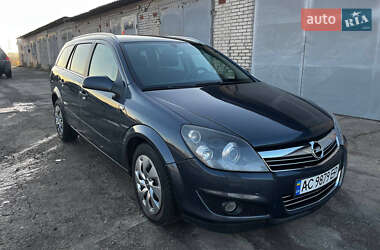 Универсал Opel Astra 2009 в Луцке