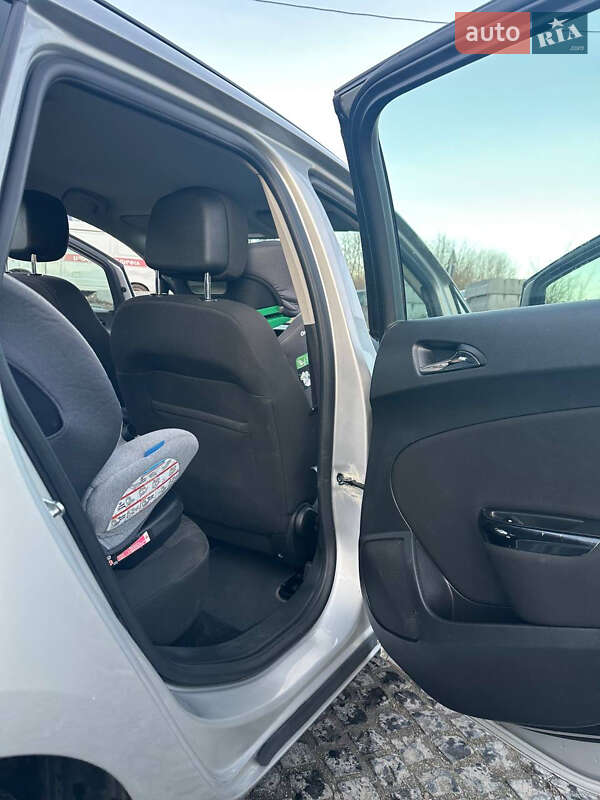 Универсал Opel Astra 2012 в Львове