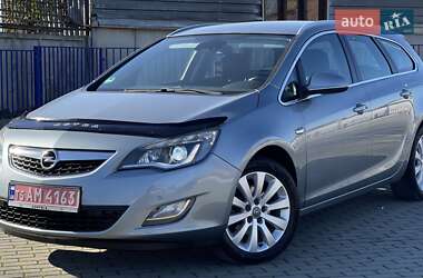 Універсал Opel Astra 2011 в Тернополі