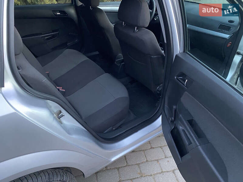 Универсал Opel Astra 2006 в Снятине