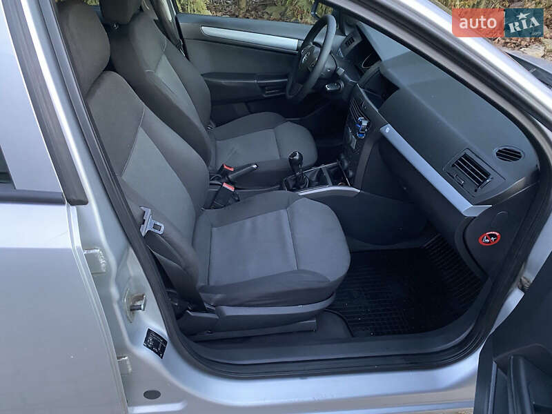 Универсал Opel Astra 2006 в Снятине