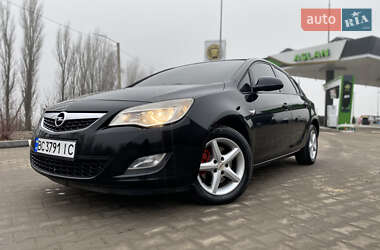 Хэтчбек Opel Astra 2010 в Хмельницком