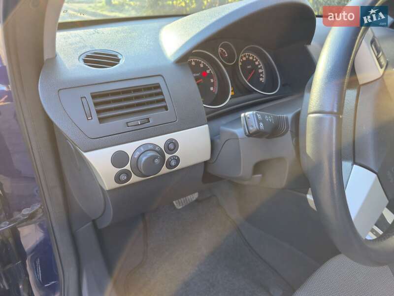 Хэтчбек Opel Astra 2008 в Львове