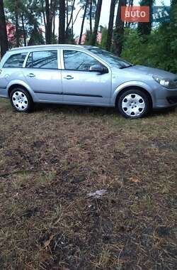 Універсал Opel Astra 2005 в Золочеві