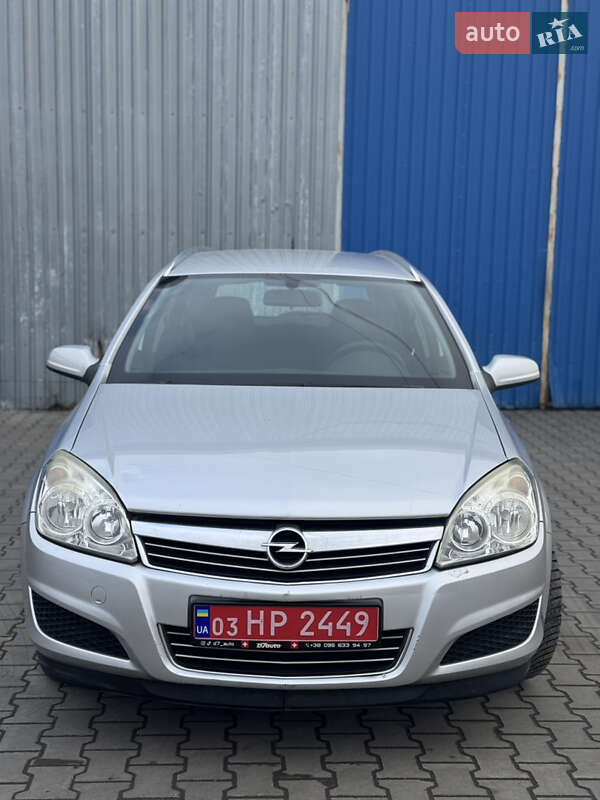 Универсал Opel Astra 2008 в Луцке