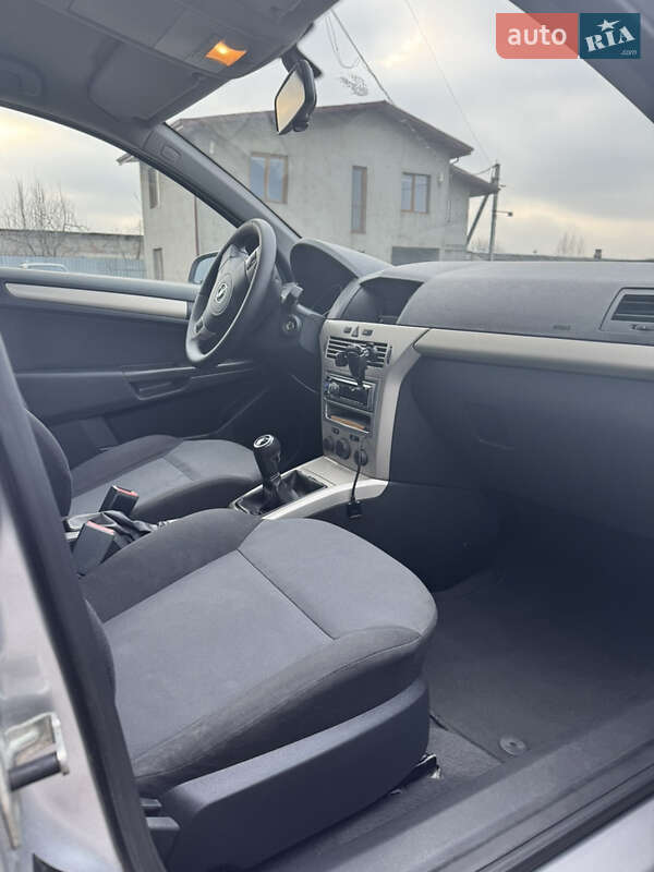 Универсал Opel Astra 2008 в Луцке