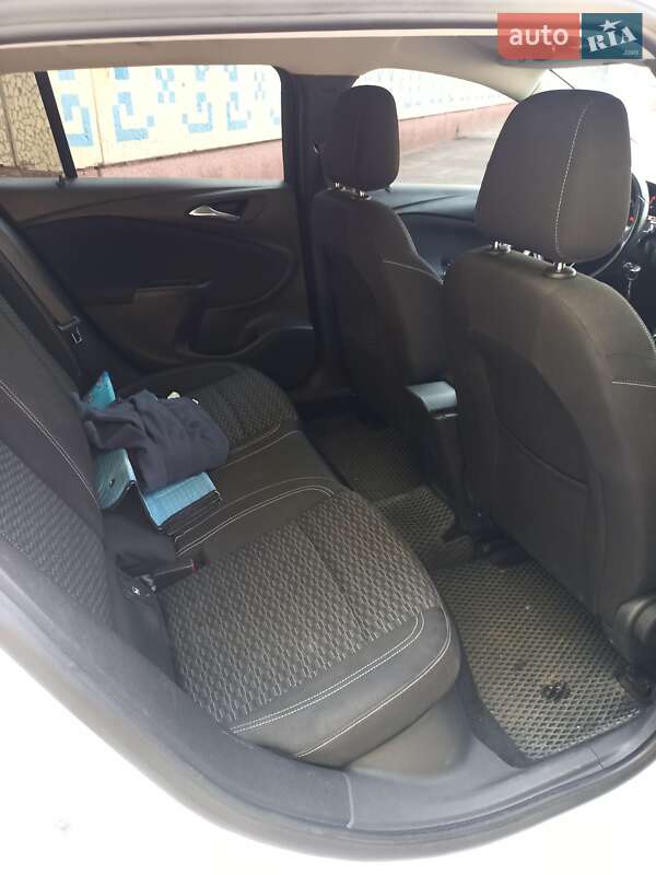 Універсал Opel Astra 2017 в Кривому Розі