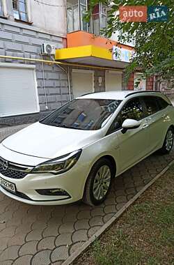Универсал Opel Astra 2017 в Кривом Роге