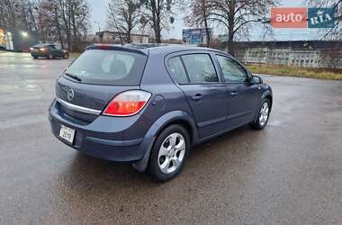 Хэтчбек Opel Astra 2006 в Ровно