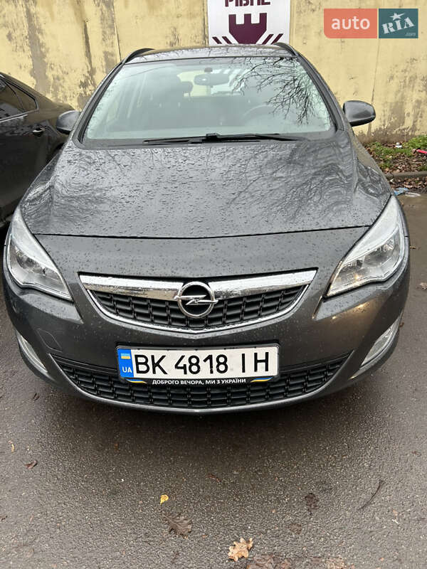 Opel Astra 2012