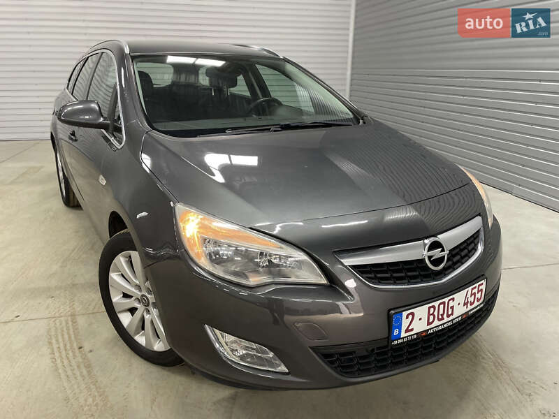 Opel Astra 2011