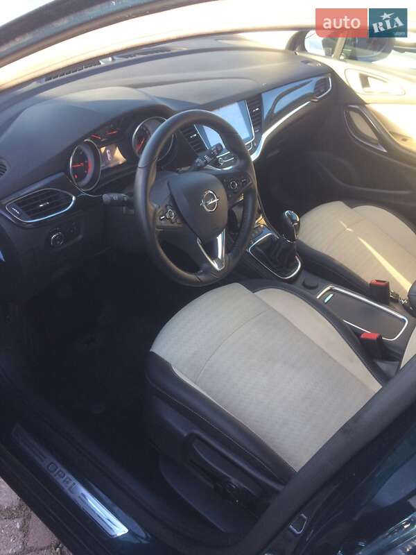 Універсал Opel Astra 2016 в Львові