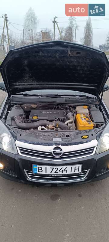 Универсал Opel Astra 2010 в Лохвице