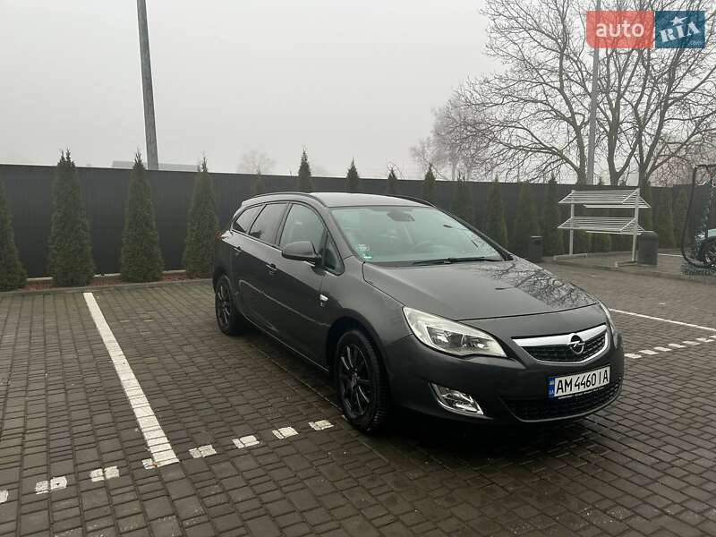 Opel Astra 2012