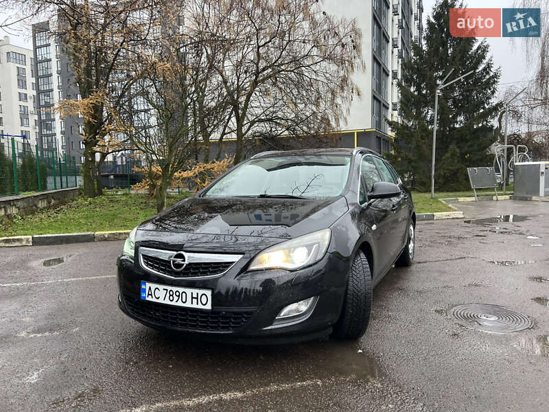 Opel Astra 2011