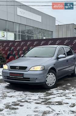 Седан Opel Astra 2006 в Сумах