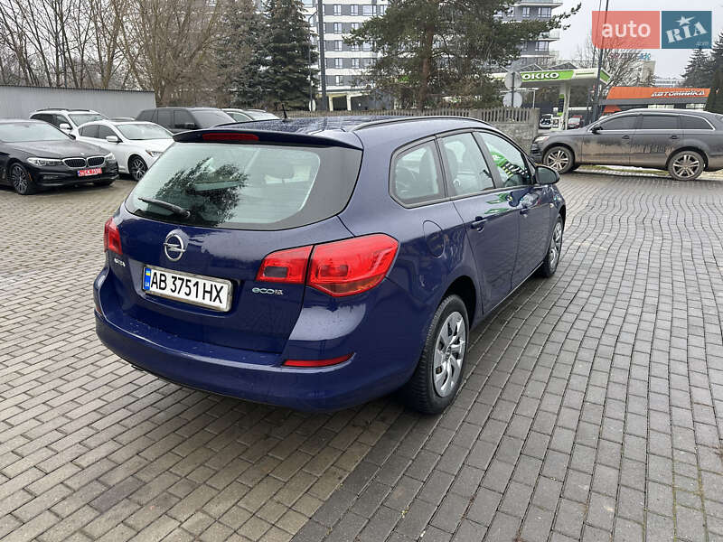 Універсал Opel Astra 2011 в Львові