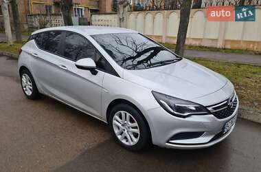 Хэтчбек Opel Astra 2016 в Львове