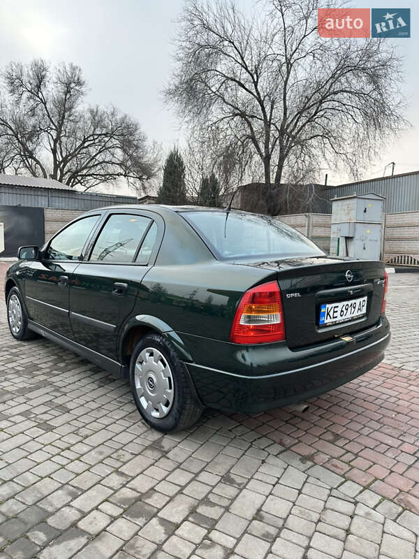 Седан Opel Astra 2003 в Кривом Роге