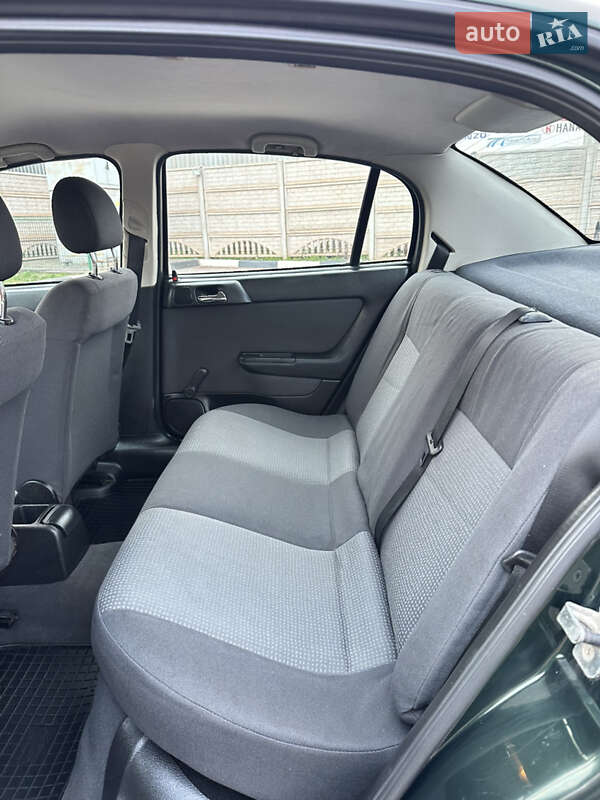 Седан Opel Astra 2003 в Кривом Роге