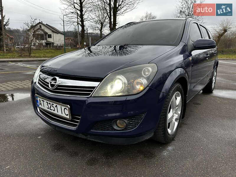 Универсал Opel Astra 2008 в Галиче
