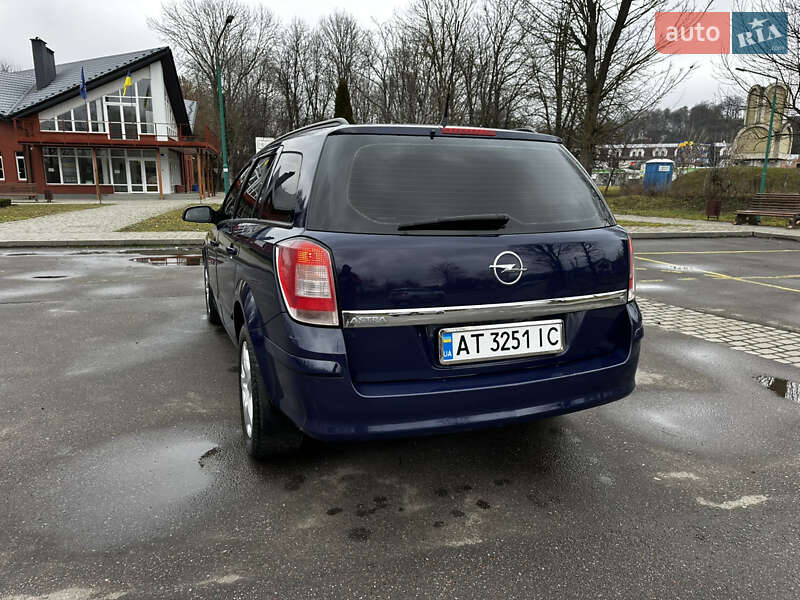 Универсал Opel Astra 2008 в Галиче