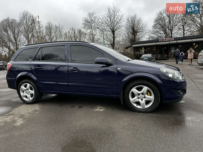 Универсал Opel Astra 2008 в Галиче