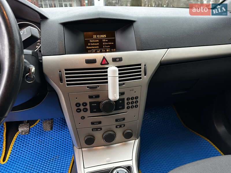 Универсал Opel Astra 2008 в Галиче