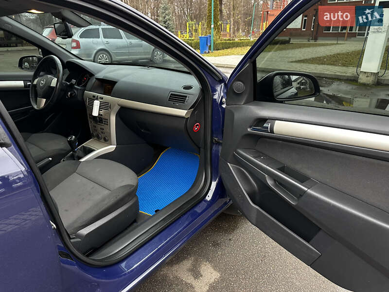 Универсал Opel Astra 2008 в Галиче