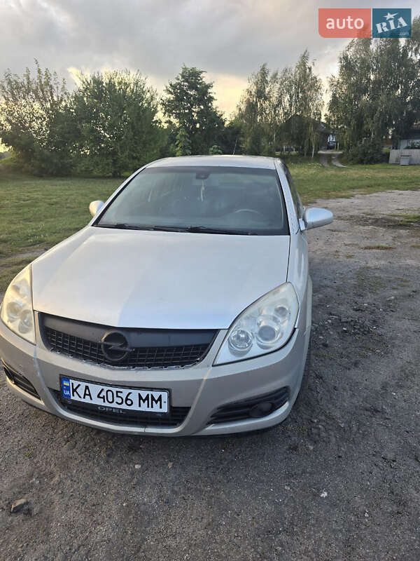 Седан Opel Astra 2007 в Гощі